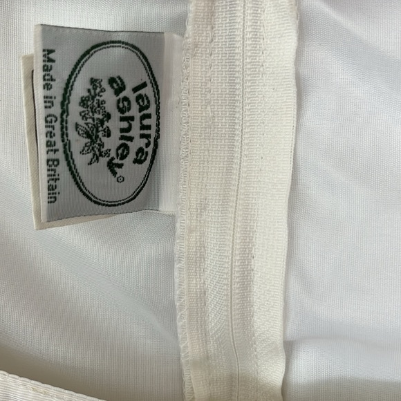 Vintage Laura Ashley Gown:  Understated and elegant. STILL AVAILABLE 8/5/24 - Picture 7 of 7